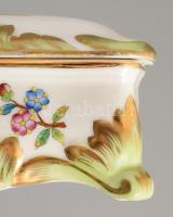 Herendi Viktória mintás bonbonier. Jelzett, minimális kopással, 11x9 cm