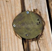 Városi látkép toronyórával. Olaj, vászon, fa keretben, beépített mechanikus óraszerkezettel. hátuljá...