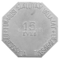 35db-os magyar és külföldi jelvény- és érmetétel, közte műgyantás és zománcozott fém jelvények (32db...