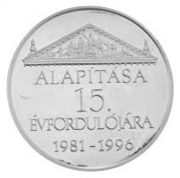 Bognár György (1944-) 1996. "Inter-Európa Bank Rt. - Budapest / Alapítása 15. évfordulójára 1981-1996" jelzett Ag emlékérem kapszulában, dísztokban T:AU (eredetileg PP) folt