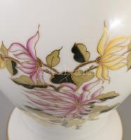 Hollóházi aranykontúrozott virágmintás váza, jelzett, hibátlan, m: 30,5 cm