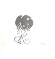 Hollóházi Szász Endre által tervezett mintával díszített porcelán váza. Matricás, jelzett, m: 20 cm