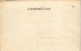 Budapest, magyar katonák egy iskolai tanteremben, belső. Magyar Imre photo (EK)