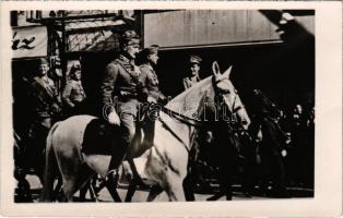 Lázár Károly magyar altábornagy, előbb a lovas, majd a gyalogos testőrség parancsnoka, a Vitézi Rend tagja, lovon. photo