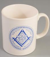 Szabadkőműves feliratos kerámia bögre. 9 cm