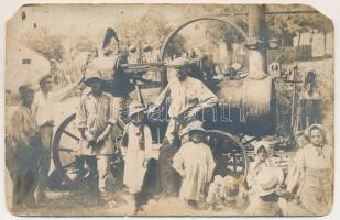 Csíkszereda, Miercurea Ciuc; cséplés gőzgéppel / treshing with steam treshing machine. photo (b)