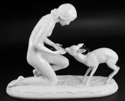 cca 1950 Hutschenreuther őzikét etető fiatal lány. Fehérmázas porcelán, jelzett, őzlábnál gyári tűzhibával, 32x25 cm
