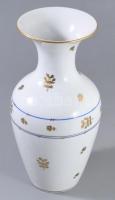 Herendi arany levélmintás váza. Jelzett, repedéssel, m: 25,5 cm
