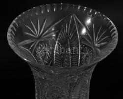 Ólomkristály váza, minimális kopással, m: 23,5 cm