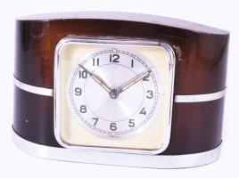 cca 1950 Mofém asztali óra, lekopott címkével, nem működik, 18x11 cm