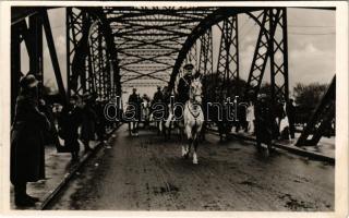 1938 Komárom, Komárno; bevonulás, Vitéz Nagybányai Horthy Miklós Magyarország kormányzója fehér lovon a hídon / entry of the Hungarian troops, Regent Horthy + "1938 Losonc visszatért" So. Stpl