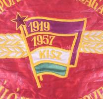 1988 A KISZ Központi bizottságának kiváló KISZ-szervezet zászlója, 54x38 cm
