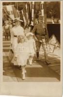 1918 Pozsony, Pressburg, Bratislava; A királypár Pozsonyban. IV. Károly király, Zita királyné, Etelka hercegnő és Habsburg Ottó koronaherceg / Charles I of Austria, Queen Zita, Princess Adelheid and Crown Prince Otto visiting Bratislava. Postkartenverlag Brüder Kohn Wien I (B.K.W.I.) Phot. Br. Schuhmann Wien 1918. (EK)