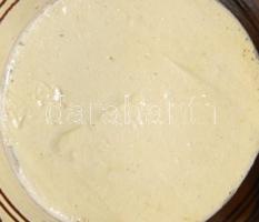 Tóth József jelzéssel: népi mintás porcelán kancsó 24 cm magas + díszes mázas kancsó jelzéssel 20 cm...