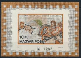 1978 Bélyegnap (51.) - Pannóniai mozaikok vágott blokk (25.000)