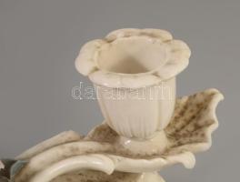 Ens plasztikus virág díszítéses kétágú gyertyatartó, jelzett, hibátlan csak koszos h: 27 cm, m: 8,5 ...