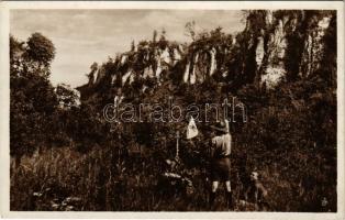 Bakony, Cserkészek a Gerence-patak szurdokában. IV. sz. Budai Ifjúsági Kongregátiók cserkészcsapata kiadása (N.P.G. Brómezüst papiroson) / Hungarian boy scout camp (fl)