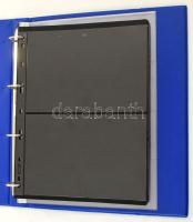 Négygyűrűs mappa benne 24db, többféle osztású berakólappal. Használt, jó állapotban.