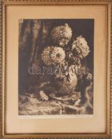 Kiss Terézia (1928-2016): Csendélet I. Rézkarc, papír, jelzett. Körbevágva. Szakadással. Üvegezett f...