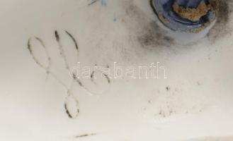 Brühl gróf kecskén lovagoló szabója. Kékmázas porcelán, jelzett, hibátlan, m: 12 cm