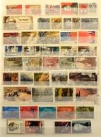 Modern szovjet gyűjtemény 4 db Lindner A/4 8 lapos berakóban, hozzá szovjet tasakos rendező és régi perui okmánybélyegek okmányokon. Érdekes anyag!!