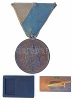 1900-1910 k. "Magyar Bicycle Club Hunnia - Budapest 1891" bronz díjérem mellszalagon, háto...