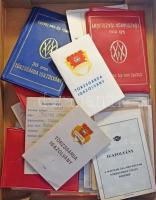 62db törzsgárda igazolvány és emléklap, néhányban jelvény, közte: "Ikarus", "MÁV", "BME", "Ganz Műszer Művek" T:vegyes