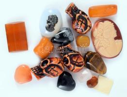 Drágakövek, medálok, borostyán, faragott nyaklánc szemek