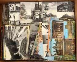 MAGYARORSZÁG - 500 db MODERN város képeslap dobozban, vegyes minőségben / HUNGARY - 500 modern town postcards in a box, in mixed quality