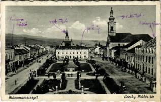 1942 Máramarossziget, Sighet, Sighetu Marmatiei; Horthy Miklós tér, Korona szálloda, református templom, püspöki palota, római katolikus templom, leánygimnázium / square, hotel, churches, bishop's palace, girls' school
