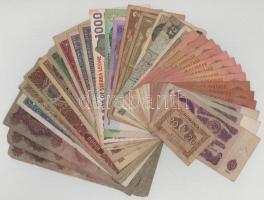 Vegyes 34db-os magyar és külföldi bankjegy tétel, közte két darab alacsony sorszámú 1930. 100P bankjegy "000387" és "000567" T:F,VG