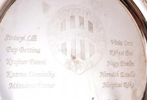 2006 FTC Ferencváros női kézilabdacsapat tagjainak nevével és a Fradi címerrel gravírozott tálca 26 ...