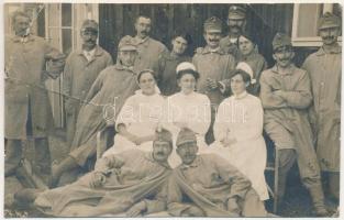 Osztrák-magyar katonák és nővérek. Kunstanstalt Gisela / WWI Austro-Hungarian K.u.k. military, soldiers and nurses. photo (b)
