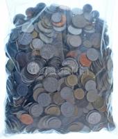 Vegyes, magyar és külföldi érmetétel mintegy ~5kg súlyban T:vegyes Mixed, Hungarian and foreign coin lot (~5kg) C:mixed