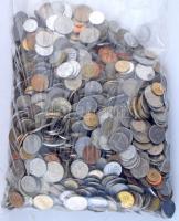 Vegyes, magyar és külföldi érmetétel mintegy ~5kg súlyban T:vegyes Mixed, Hungarian and foreign coin lot (~5kg) C:mixed