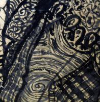 Csapó Jenő (1875-1954): Virágcsendélet. Olaj, vászon, jelezve jobbra lent, üvegezett fakeretben, 68,...