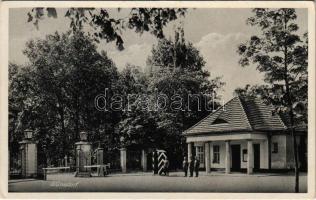 Wünsdorf (Zossen), street view with German soldiers and barrier. Karl Schultz. Aero-Bild-Verlag
