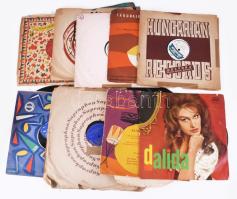 45 db bakelit, gramofon és hanglemez ca 1950-1960, nagyrészt magyar