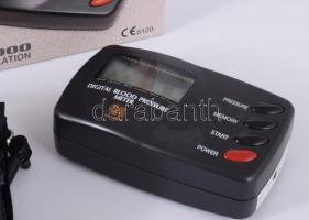 SE-2000 Felkaron mérő digitális vérnyomásmérő, dobozában