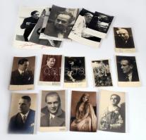 Vegyes aláírt/dedikált fotó tétel: főként külföldi operaénekesek, zeneszerzők, karmesterek (átnézendő, megfejtésre váró aláírásokkal), közte egy-két aláírás nélküli fotó is, összesen 20 db, vegyes méretben és állapotban