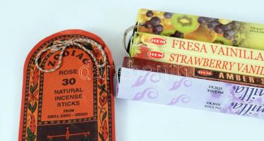 5 darab füstölő és egy tartótalp