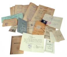 Izgalmas katonai iratok 1918-1940, ruhakönyv, Budapesten olasz hadsereg által kiállított, francia nyelvű fényképes igazolvány, emléklap, háborús emlékérem igazolvány, Károly csapatkereszt igazolványok, egyéb katonai okiratok