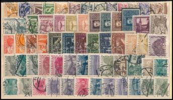 Ausztria 1922-1932 129 db klf bélyeg kétoldalas kis berakólapon (Mi EUR 220.-)