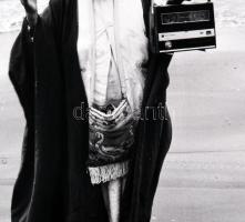 Mary Ellen Mark (1940-2015): Gypsy (1971). Zselatinos nagyítás, fotópapír. Pecséttel jelzett, sorszá...