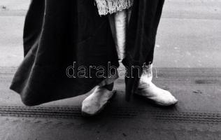 Mary Ellen Mark (1940-2015): Gypsy (1971). Zselatinos nagyítás, fotópapír. Pecséttel jelzett, sorszá...