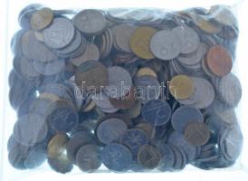 Vegyes, magyar és külföldi érmetétel mintegy ~1kg súlyban T:vegyes Mixed, Hungarian and foreign coin lot (~1kg) C:mixed