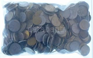 Vegyes, magyar és külföldi érmetétel mintegy ~1kg súlyban T:vegyes Mixed, Hungarian and foreign coin lot (~1kg) C:mixed