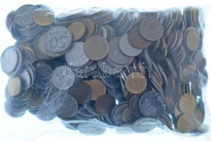 Vegyes, magyar és külföldi érmetétel mintegy ~1kg súlyban T:vegyes Mixed, Hungarian and foreign coin lot (~1kg) C:mixed
