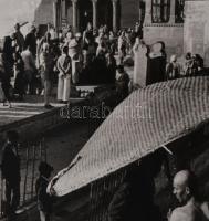 Jelzés nélkül: Indiai ünnepség ca 1970 Zselatinos nagyítás, fotópapír. 30x43 cm / 41x52 cm

Unmark...