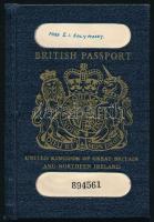 1963 London, Brit Királyság által kiállított fényképes útlevél Solymossy Erzsébet számára / British ...